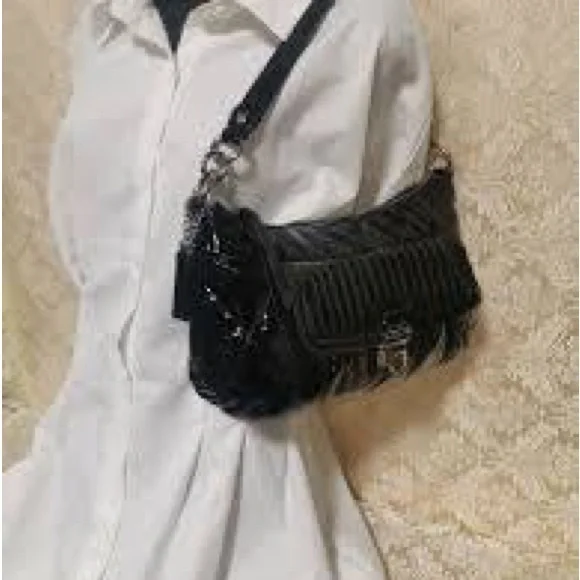 Coach liquid Gloss Black Poppy Quilted Shoulder Bag - Picture 8 of 11